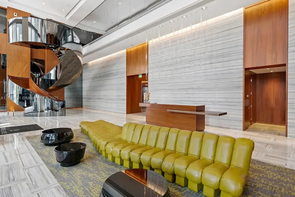 1300 Brickell Bay Dr, #3205