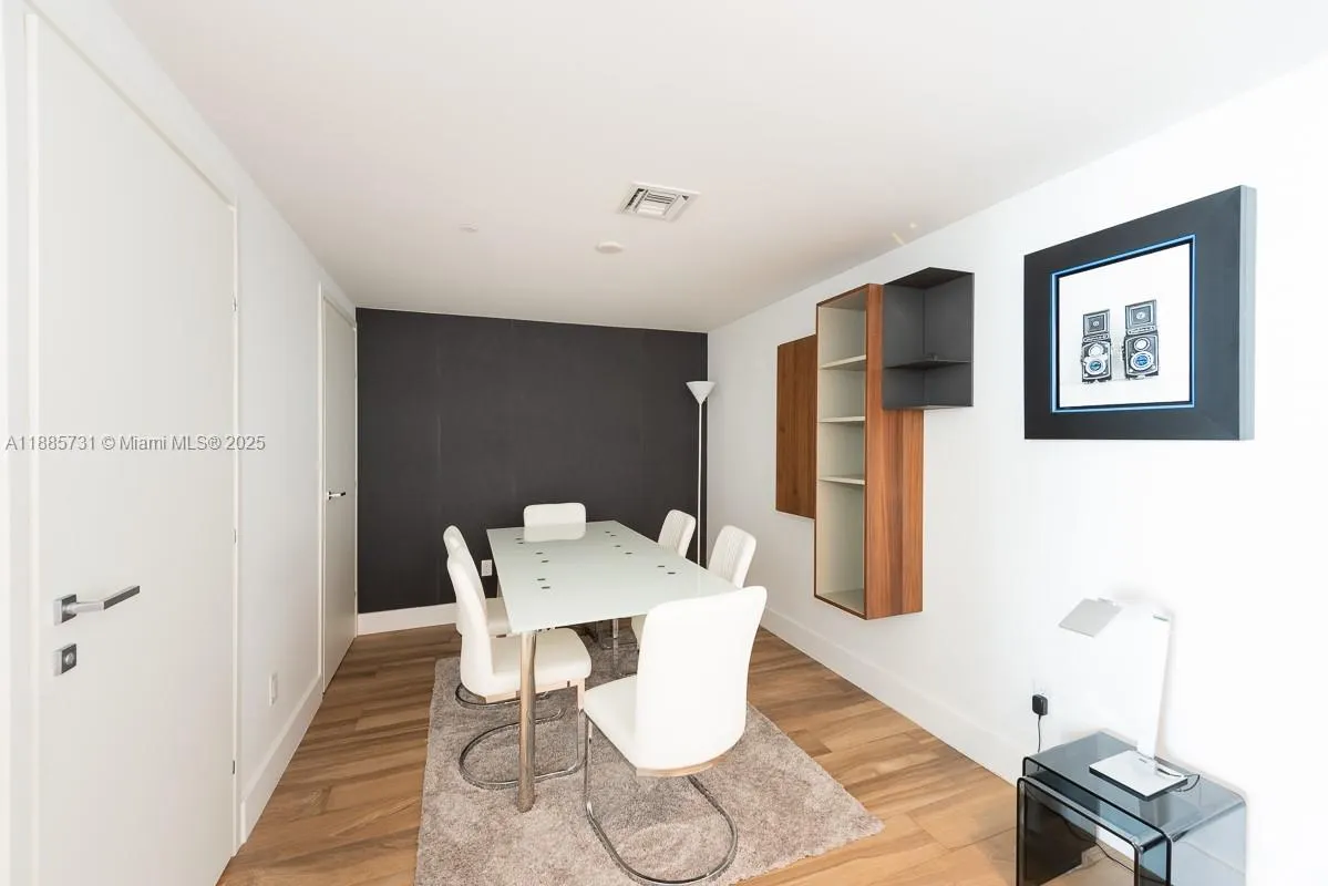 1300 Brickell Bay Dr, #3205