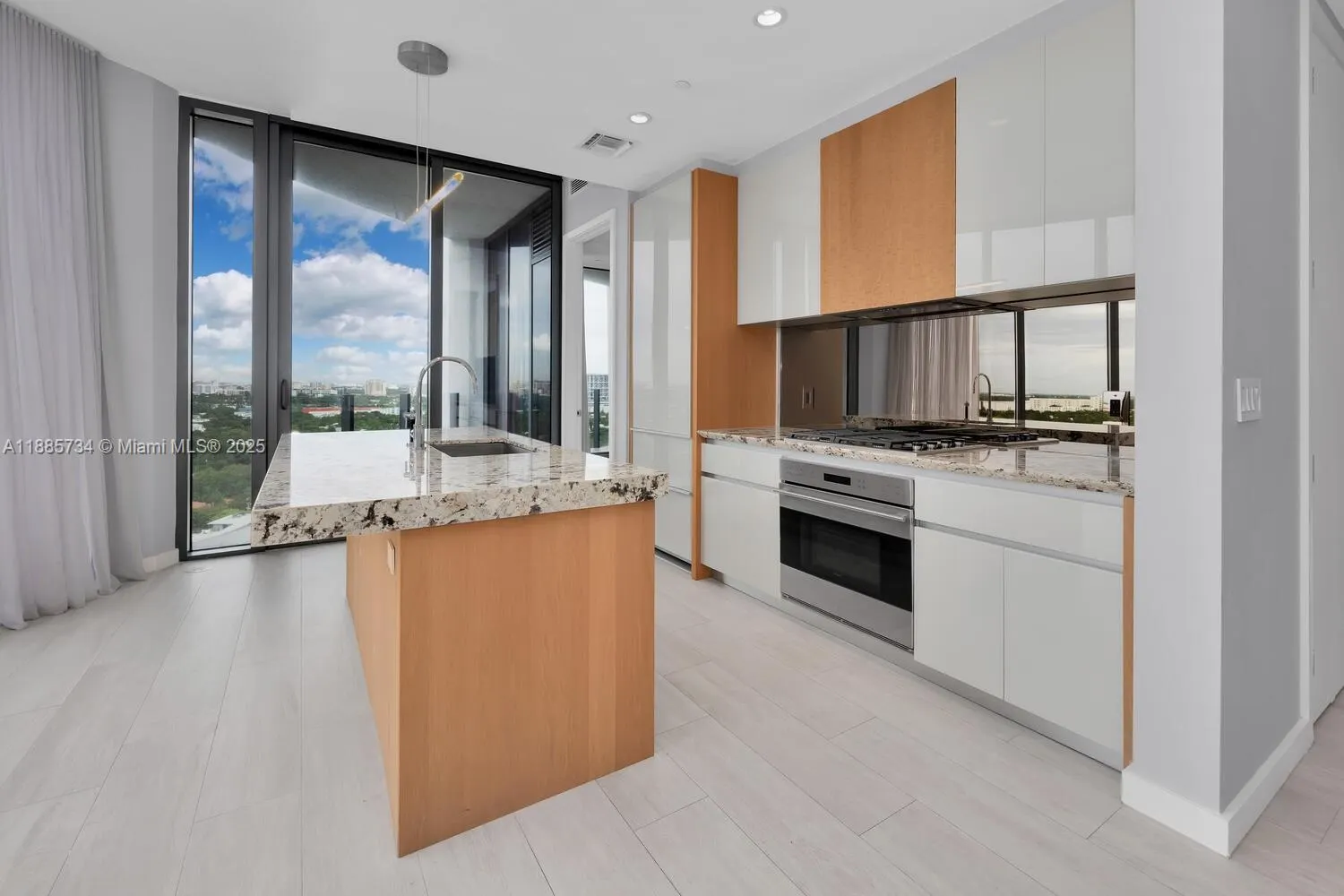 2831 S Bayshore Dr, #2008