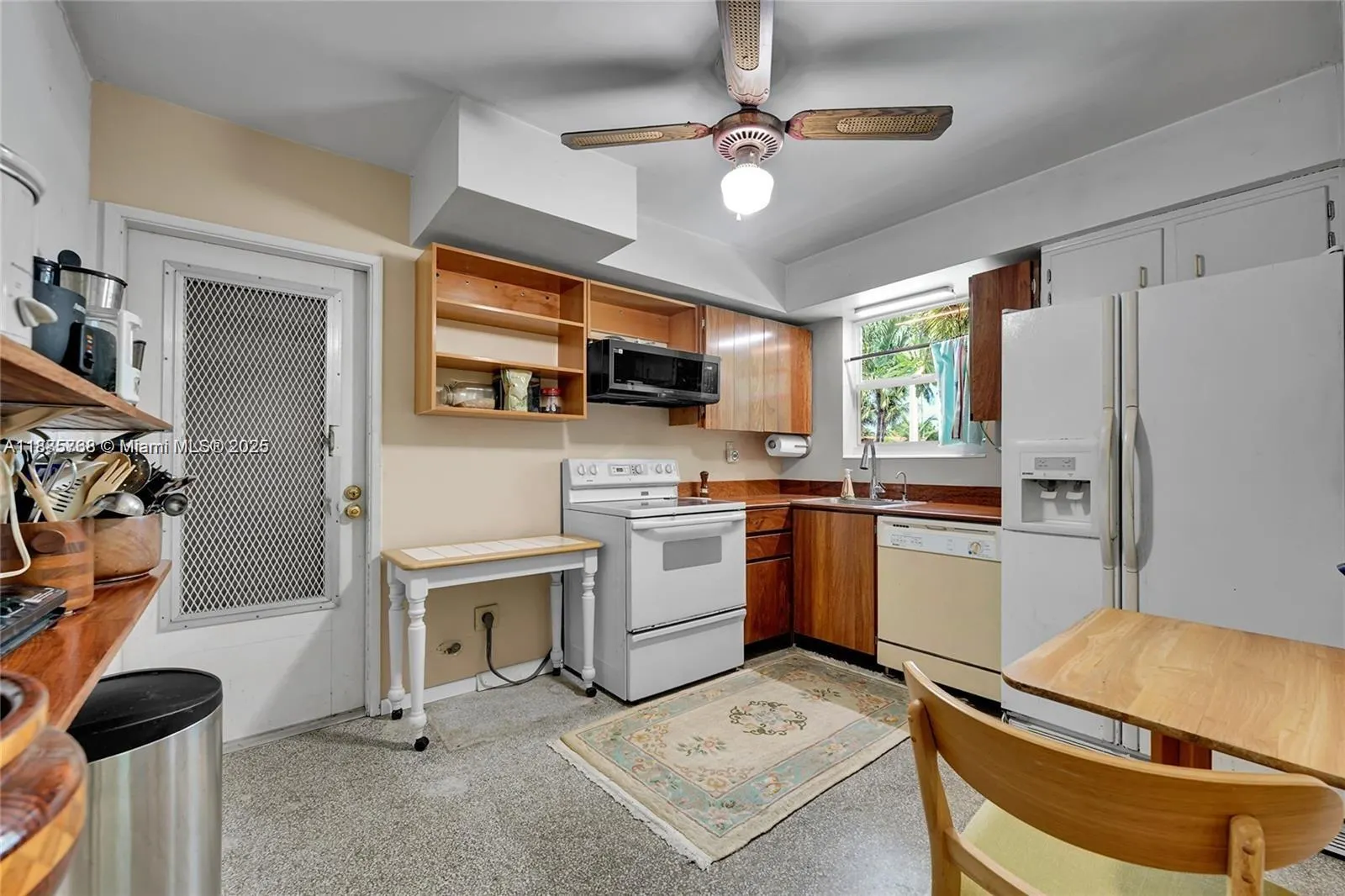 740 NE 50th Ct