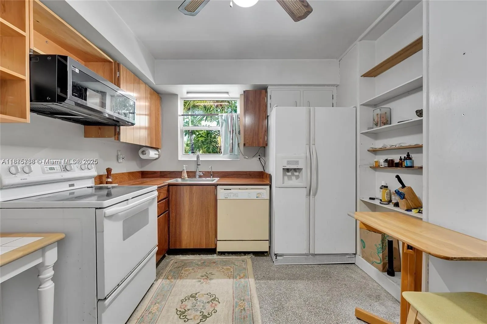 740 NE 50th Ct