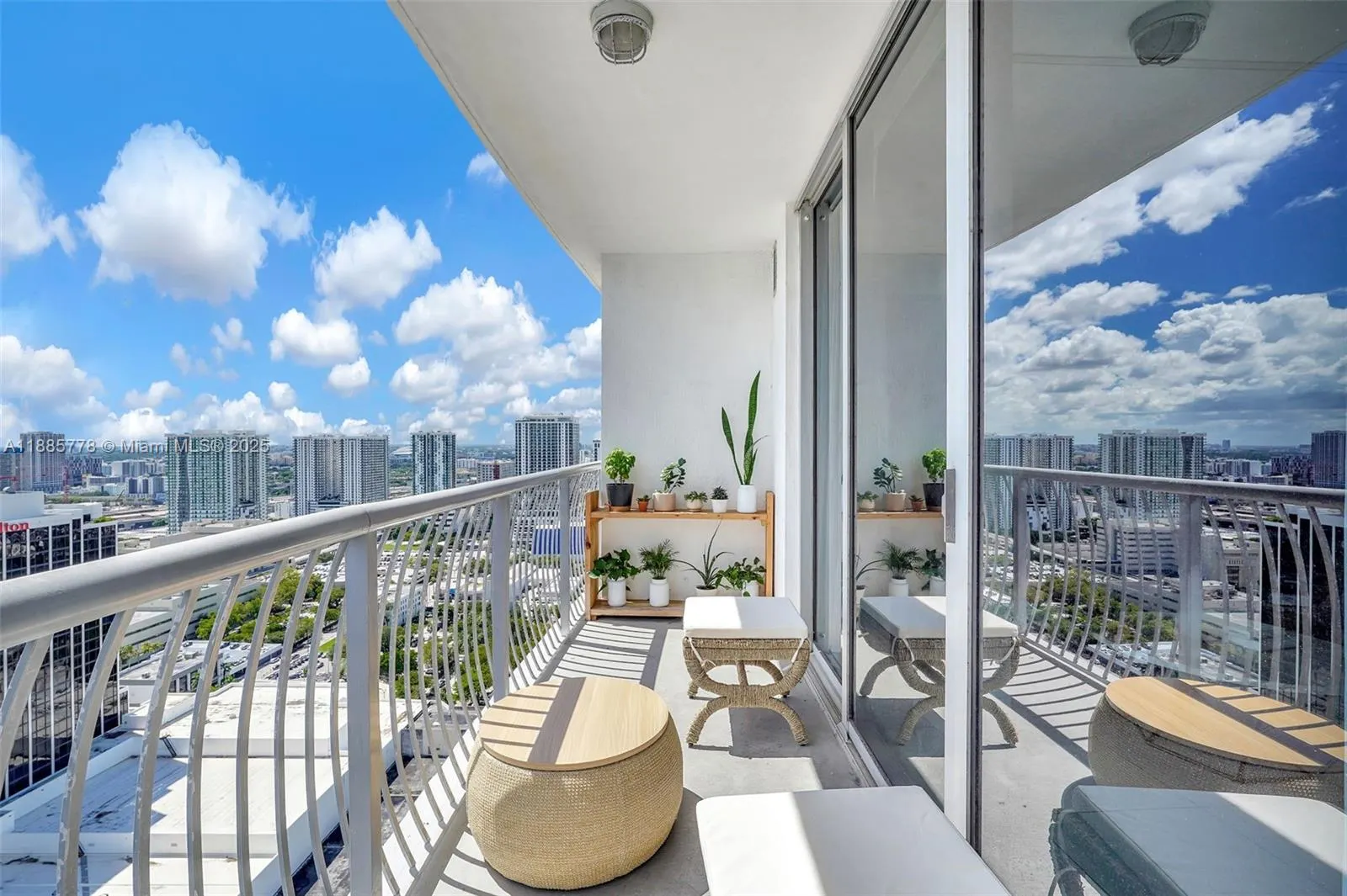 1750 N Bayshore Dr, #3708