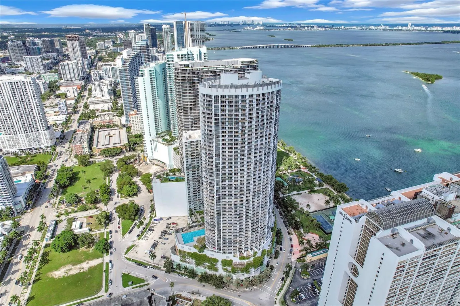 1750 N Bayshore Dr, #3708
