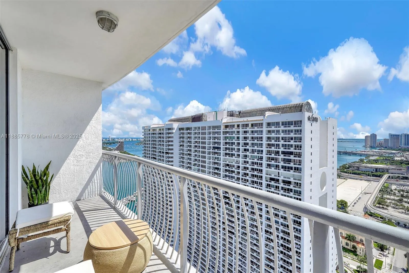 1750 N Bayshore Dr, #3708