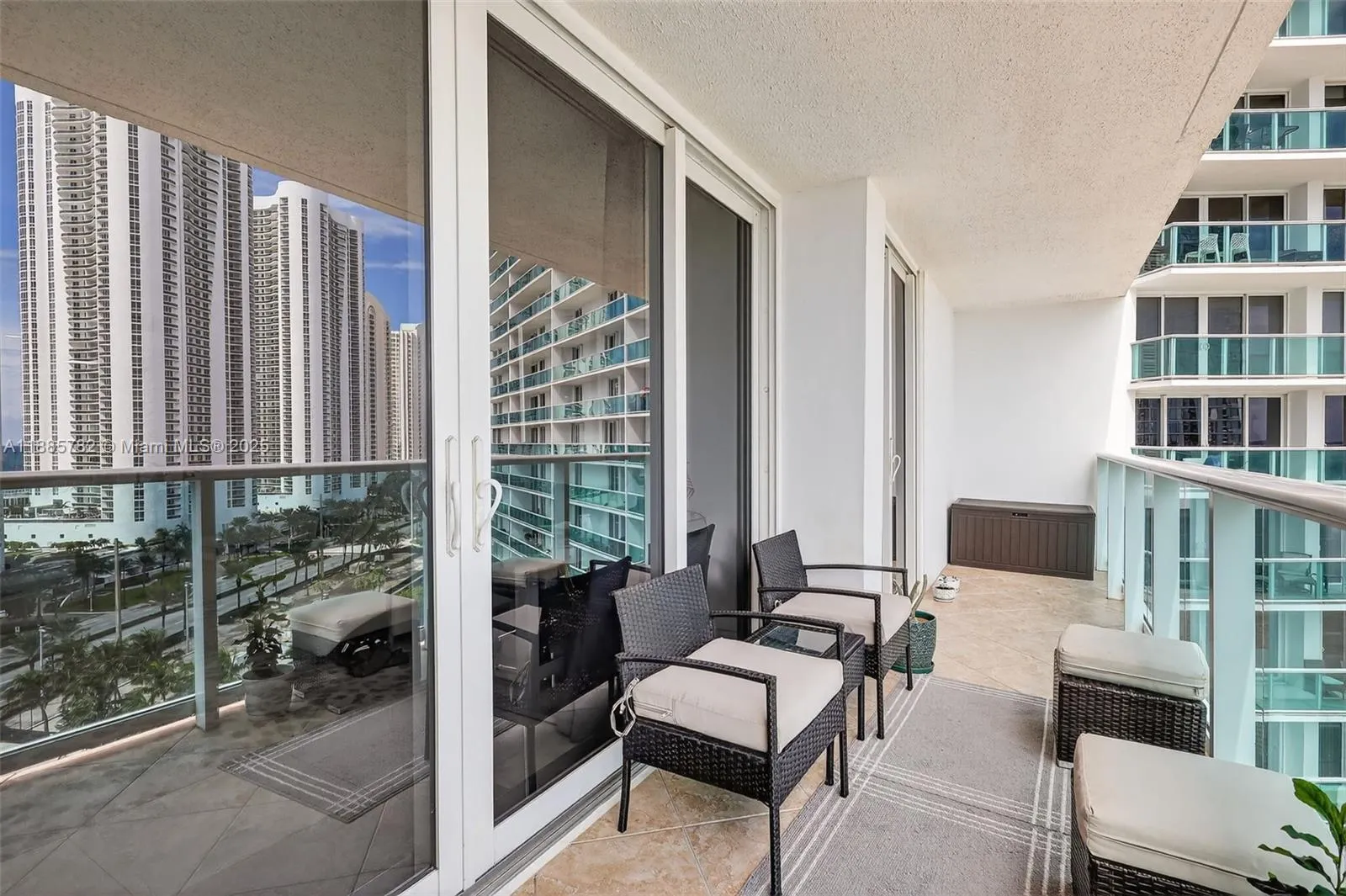 100 Bayview Dr, #1512