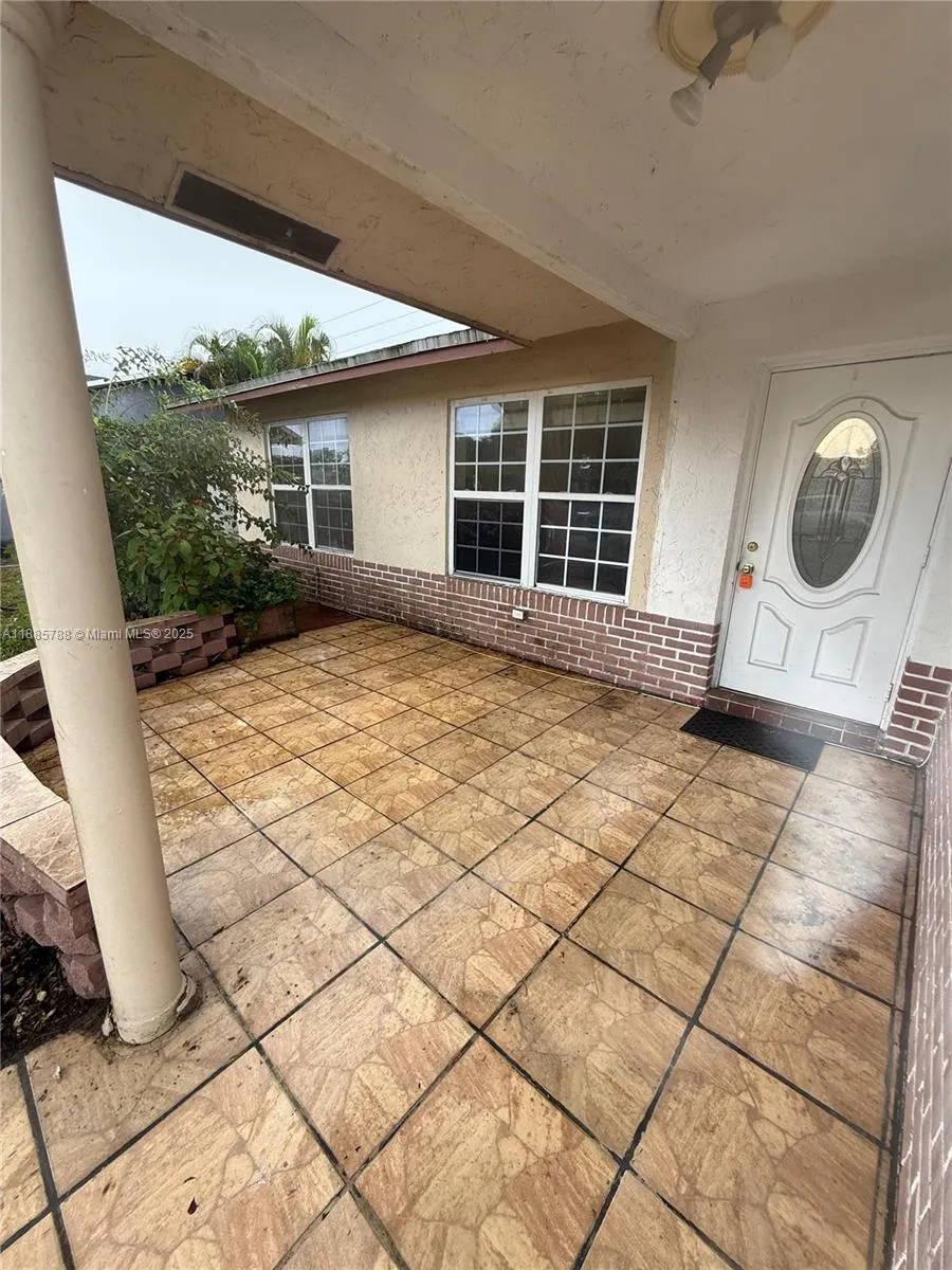 9404 NW 70th St, #9404