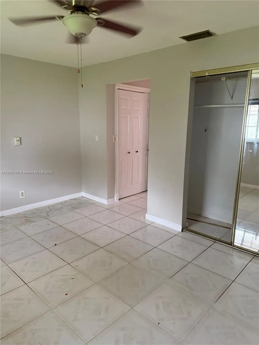 9404 NW 70th St, #9404