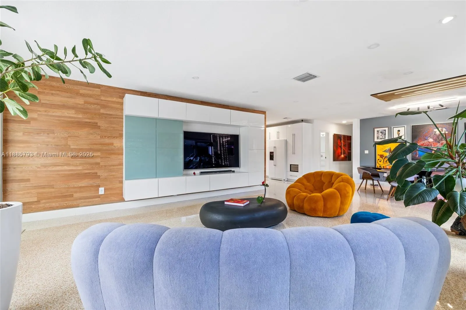 2121 Red Rd