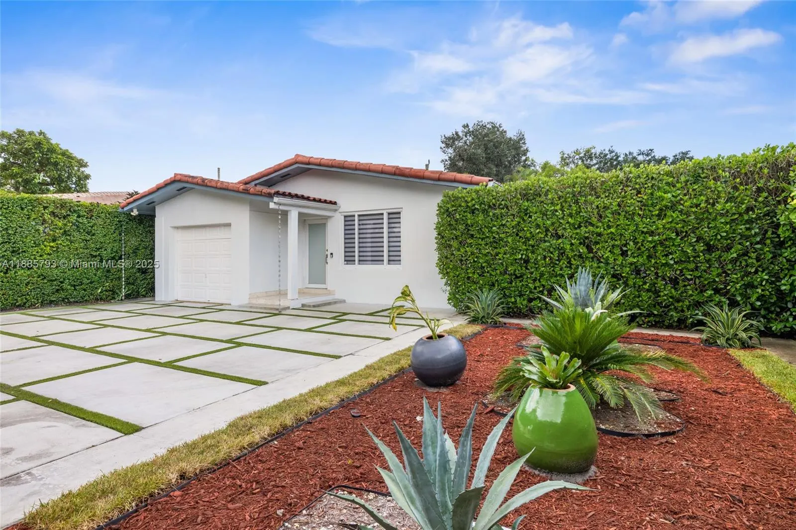 2121 Red Rd