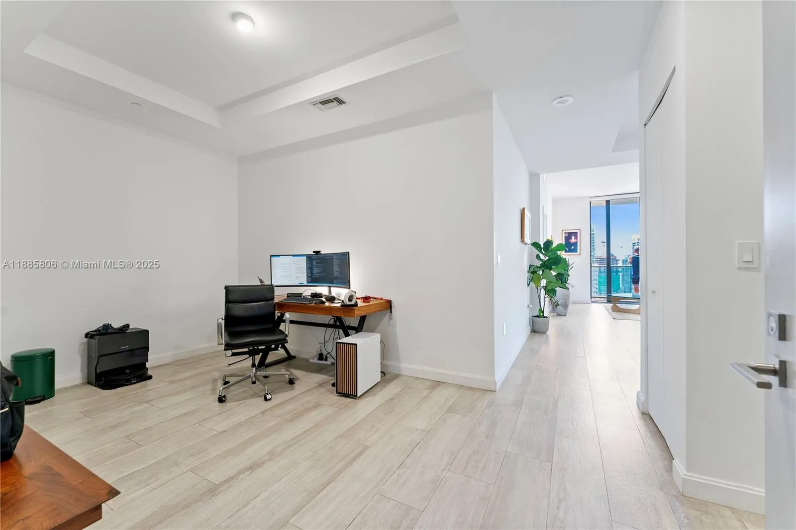 45 SW 9th St, #4205