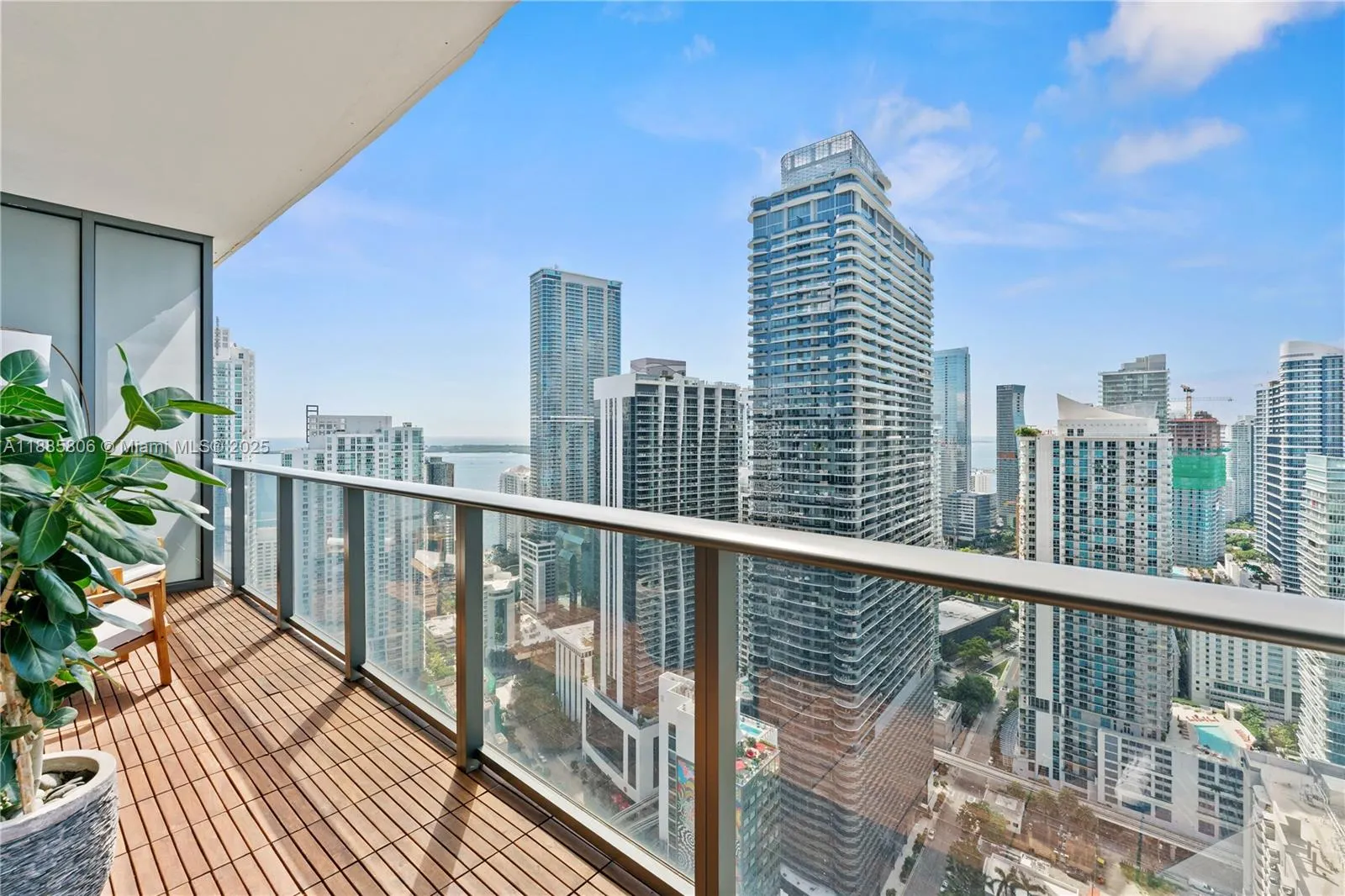 45 SW 9th St, #4205