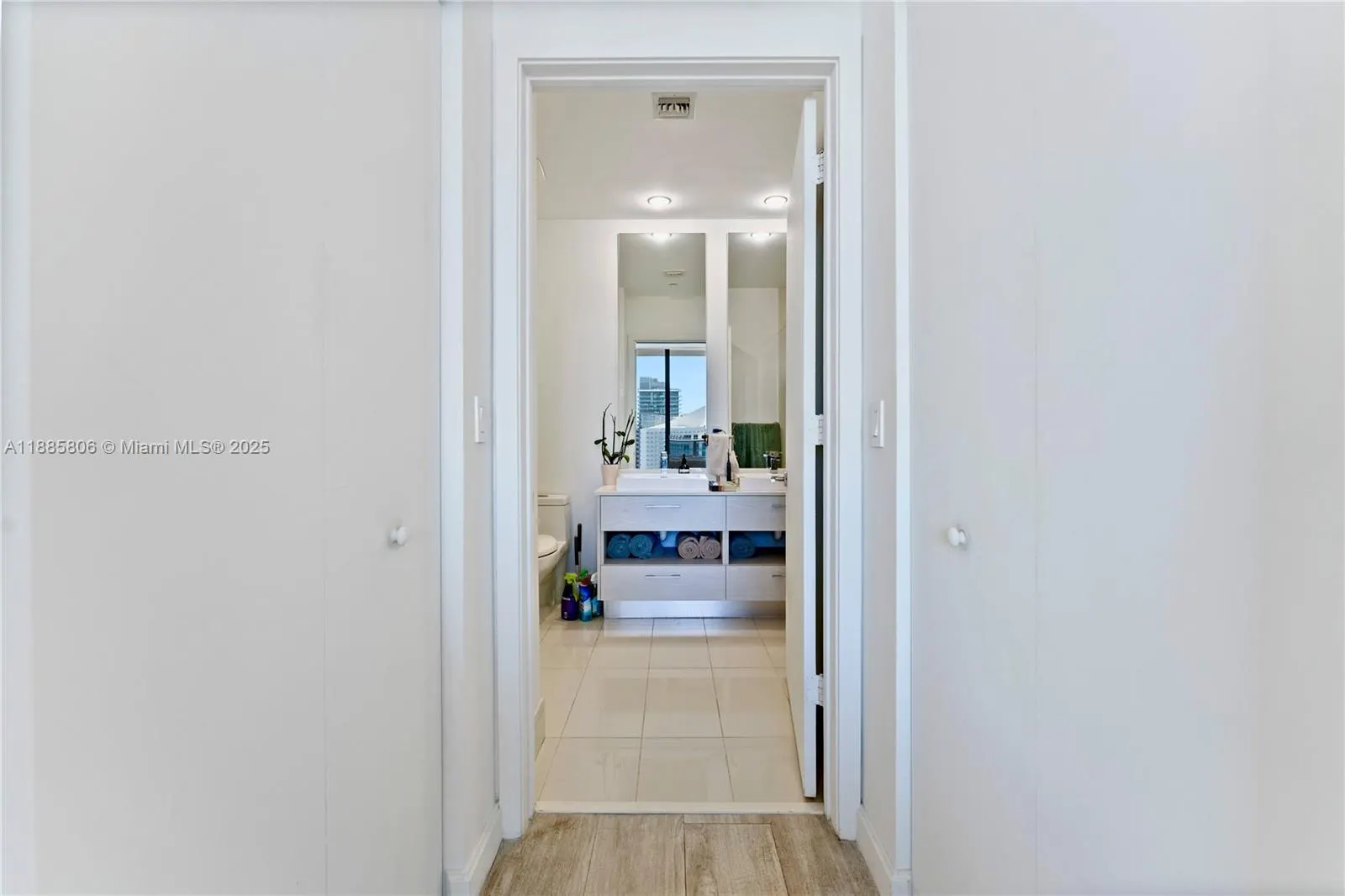 45 SW 9th St, #4205
