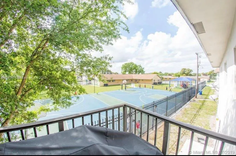 5333 NW 18th St, #3A