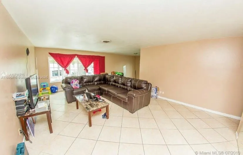 5333 NW 18th St, #3A