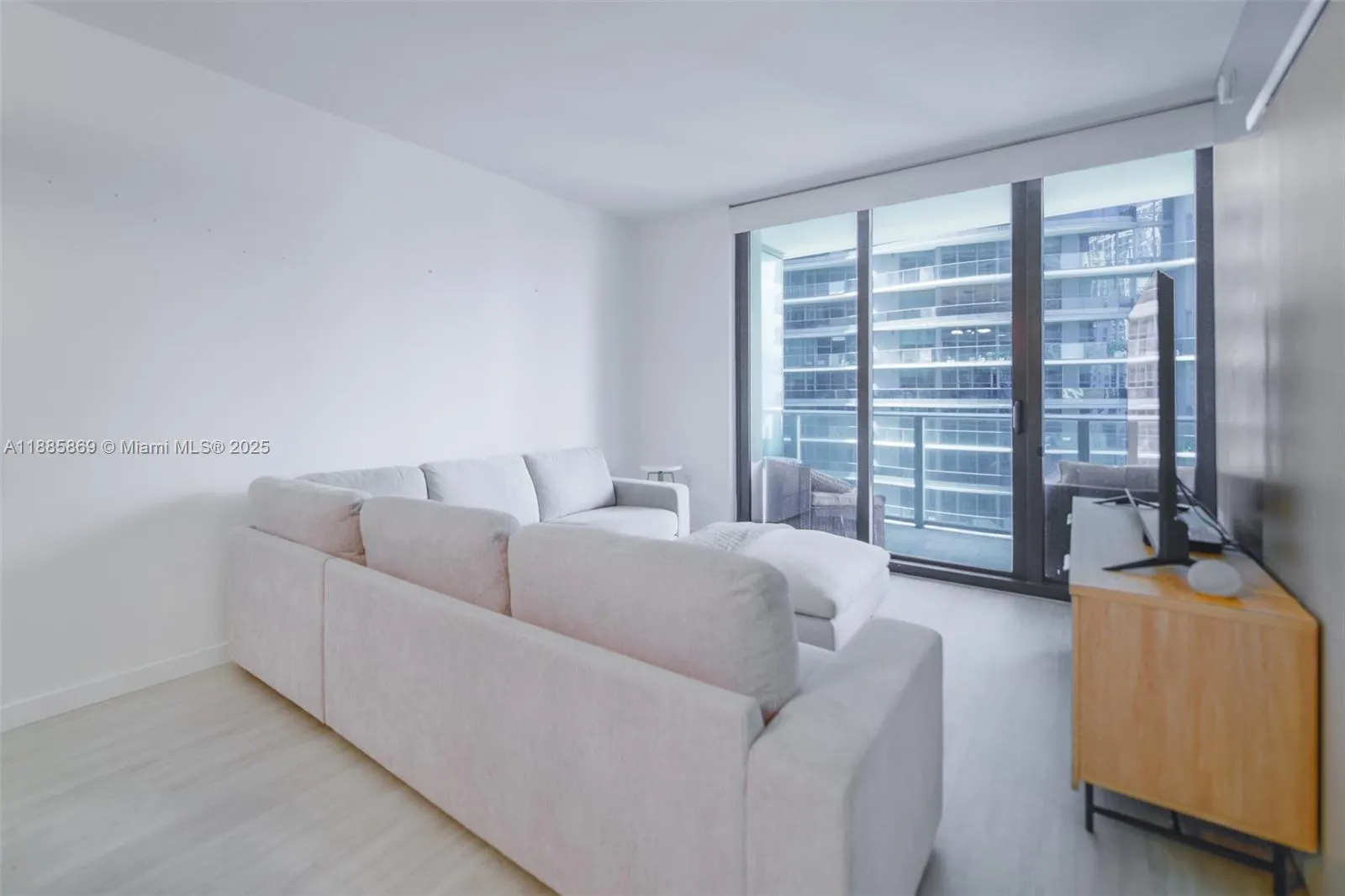 1010 Brickell Ave, #3608