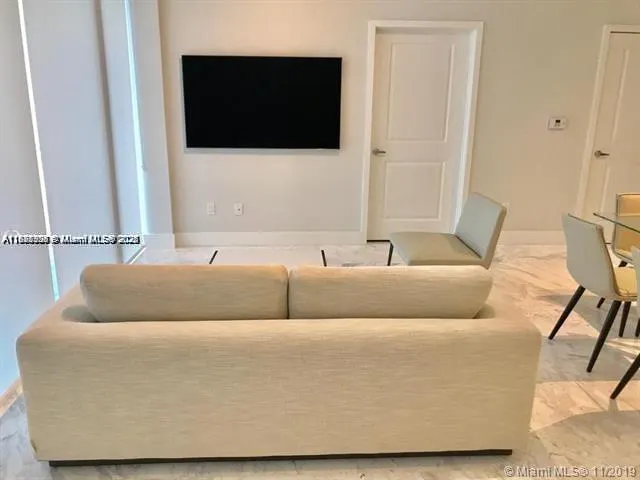 400 Sunny Isles Blvd, #103