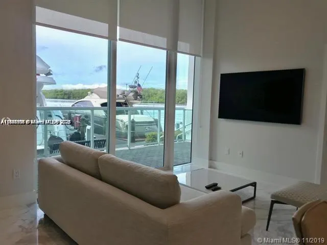400 Sunny Isles Blvd, #103