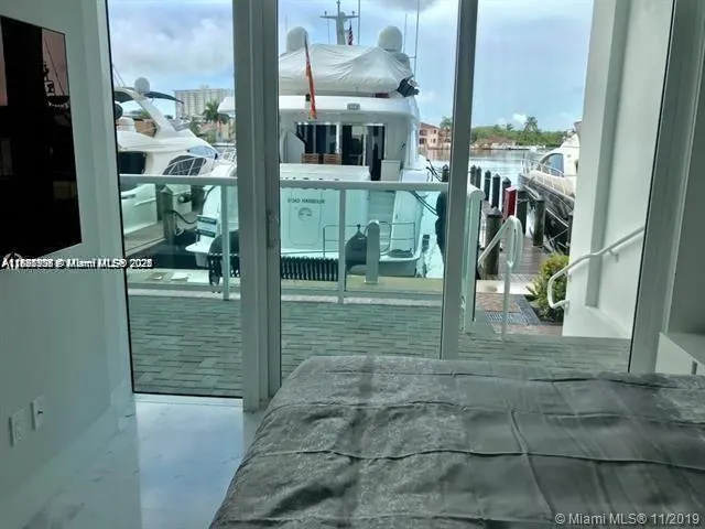400 Sunny Isles Blvd, #103