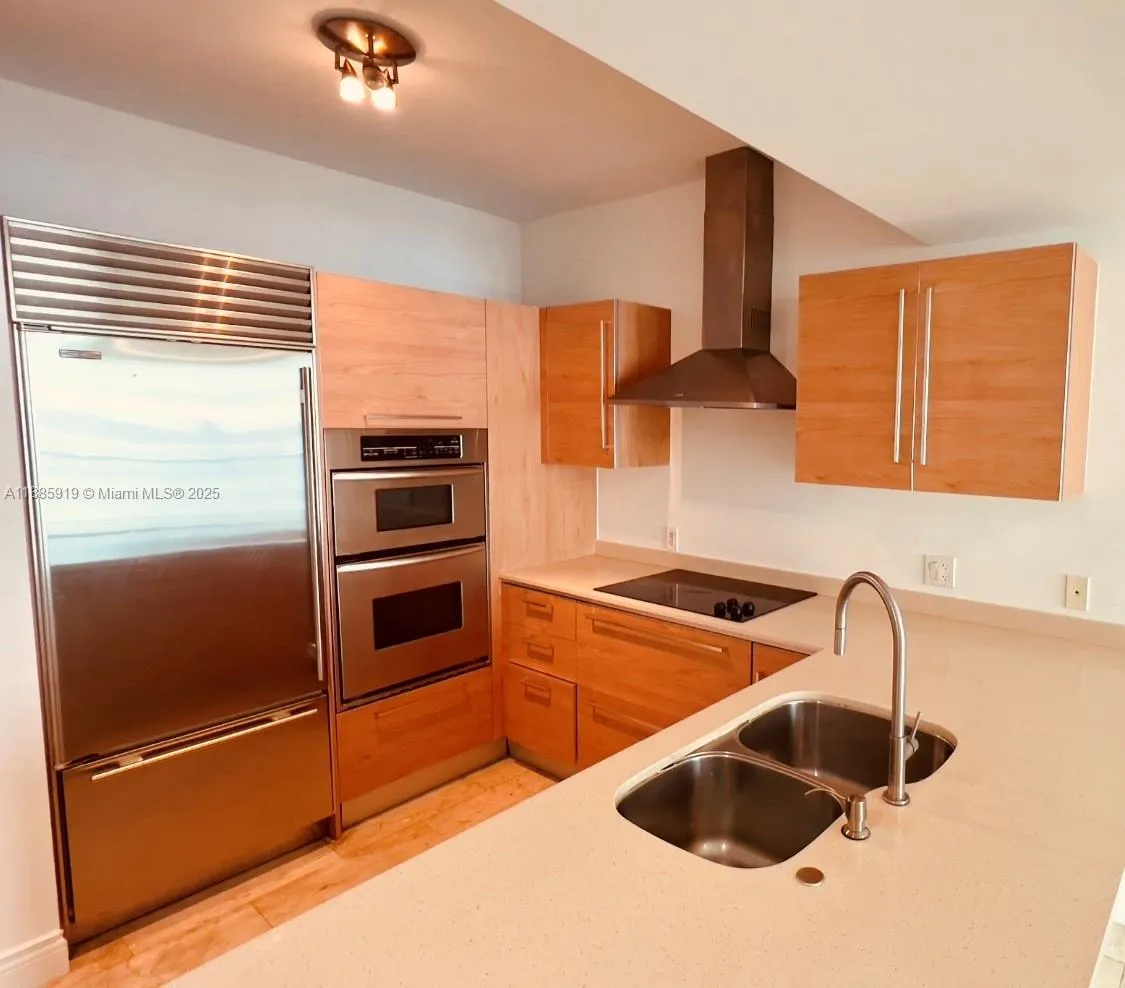 218 SE 14th St, #1104