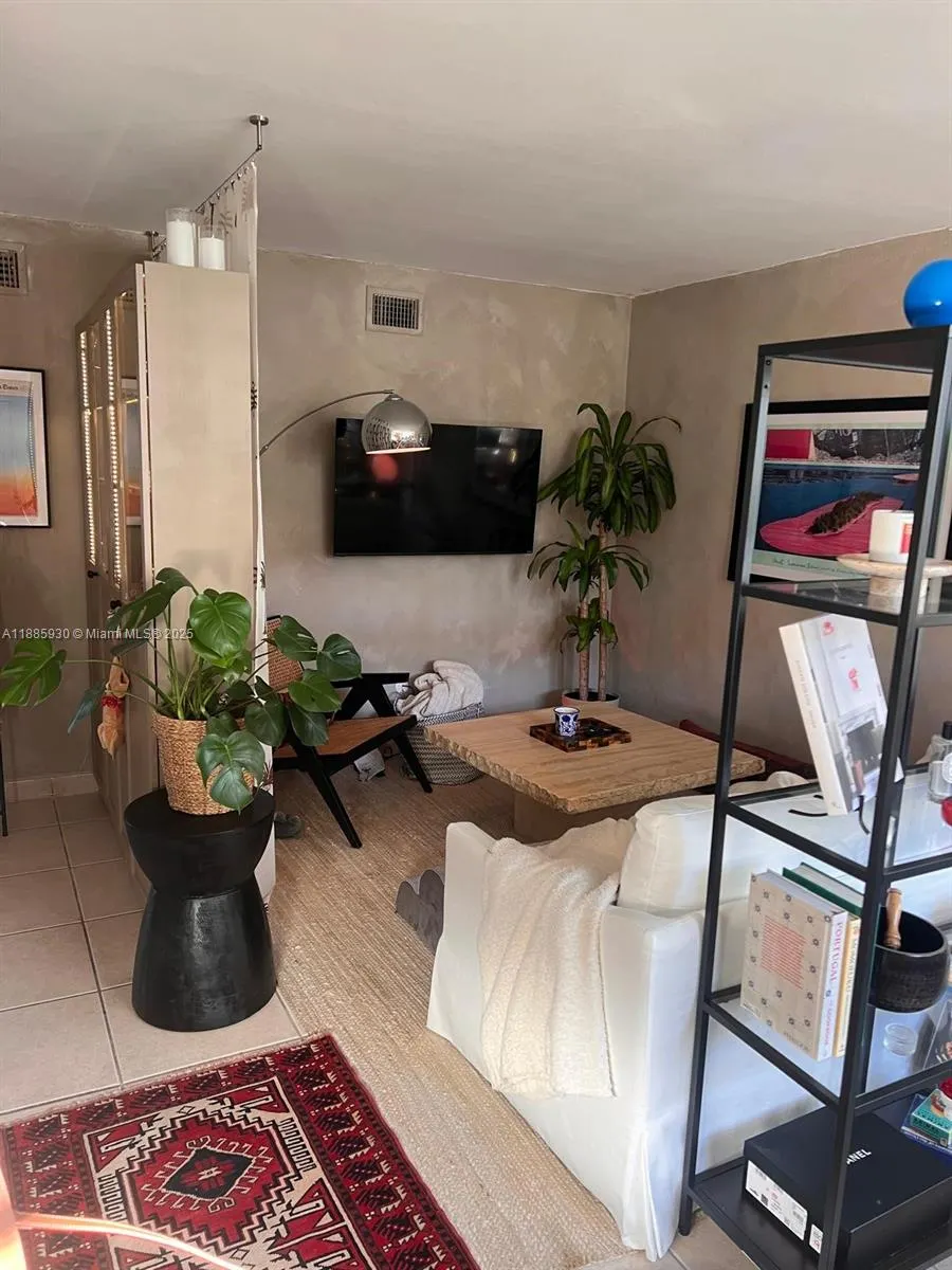 360 Meridian Ave, #4C