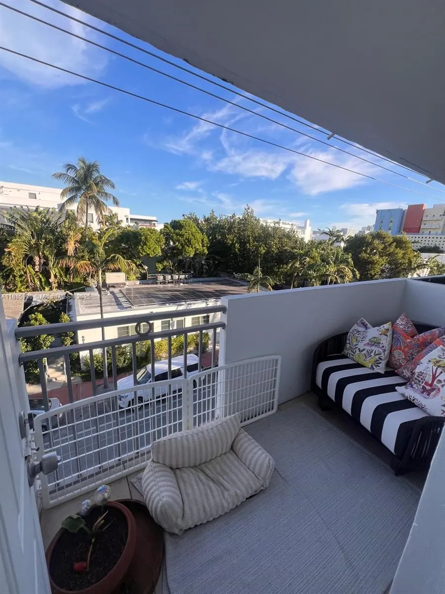 360 Meridian Ave, #4C