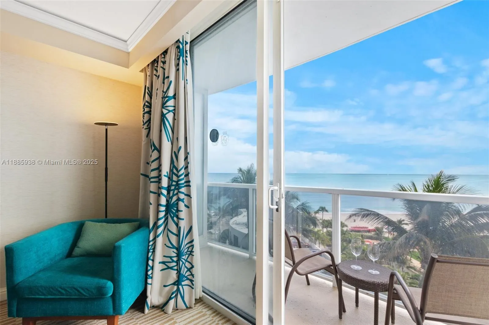 18001 Collins Ave, #511