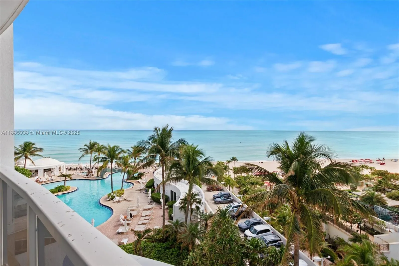 18001 Collins Ave, #511