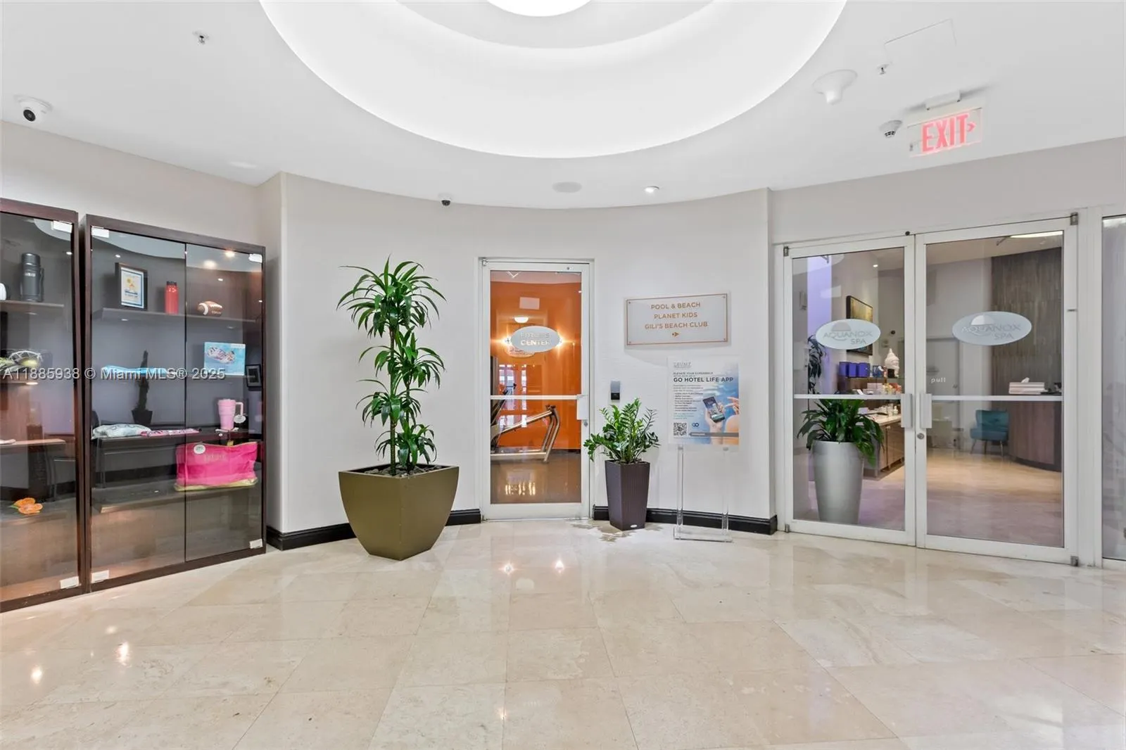18001 Collins Ave, #511