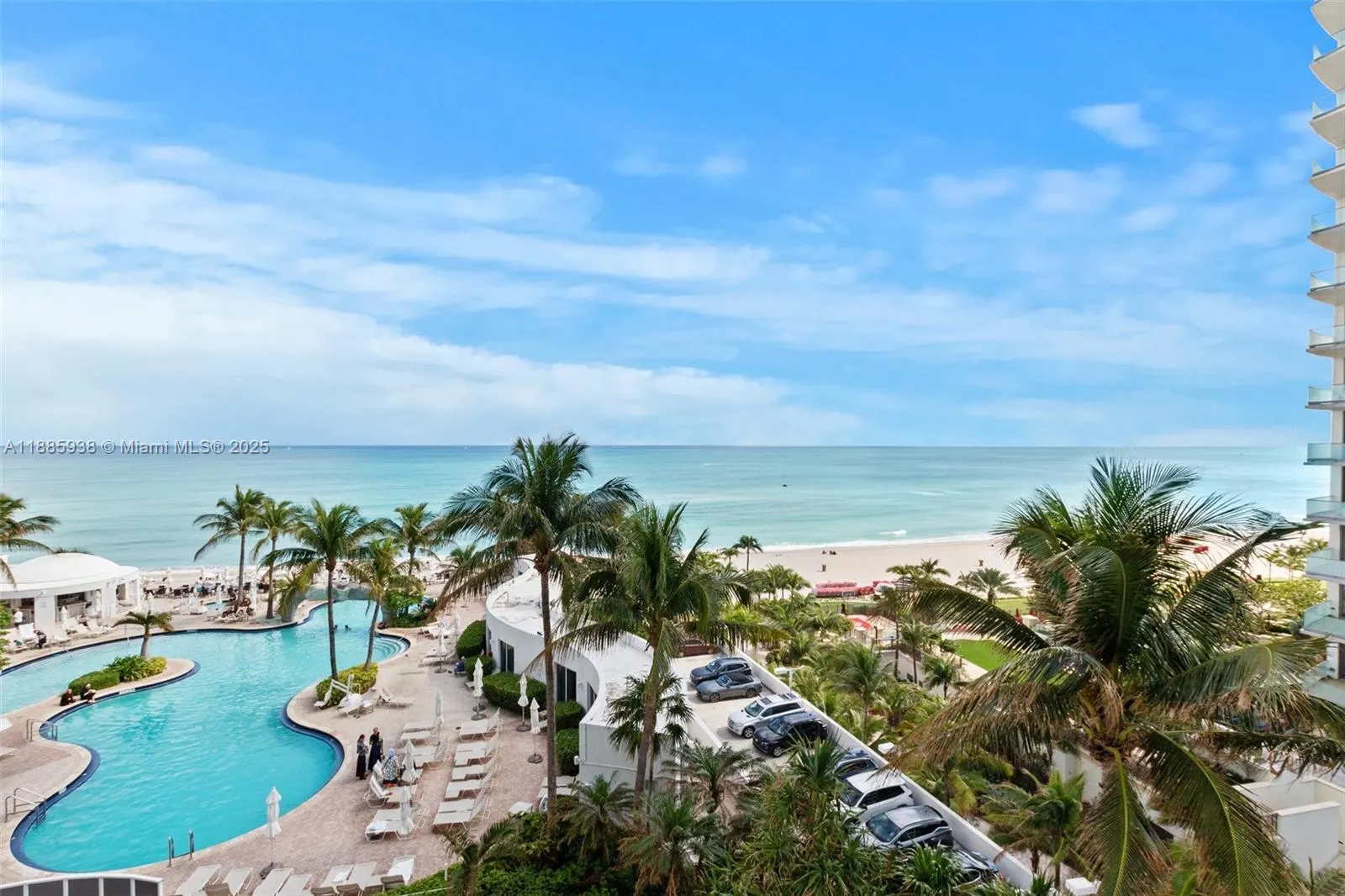 18001 Collins Ave, #511