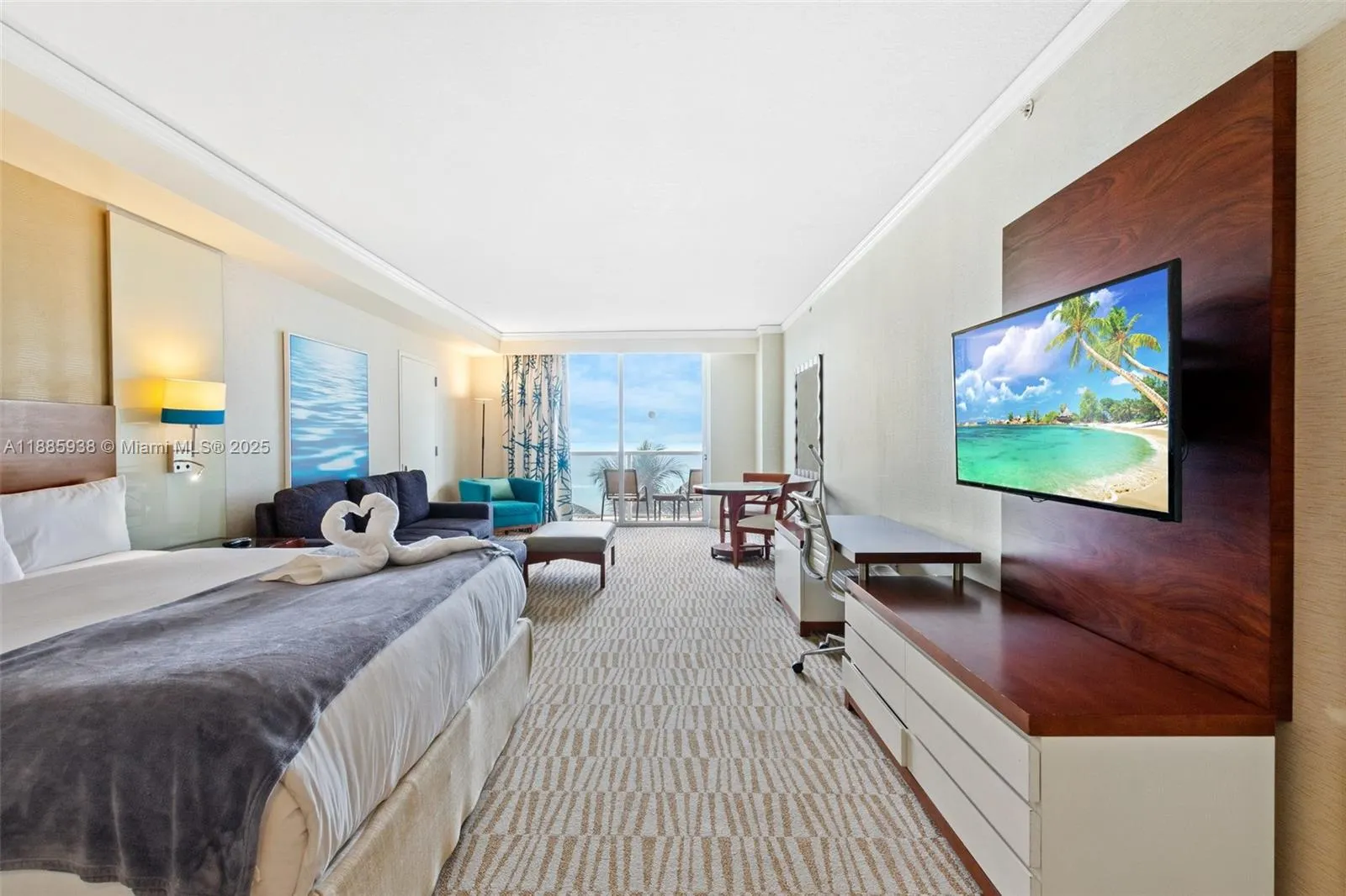 18001 Collins Ave, #511