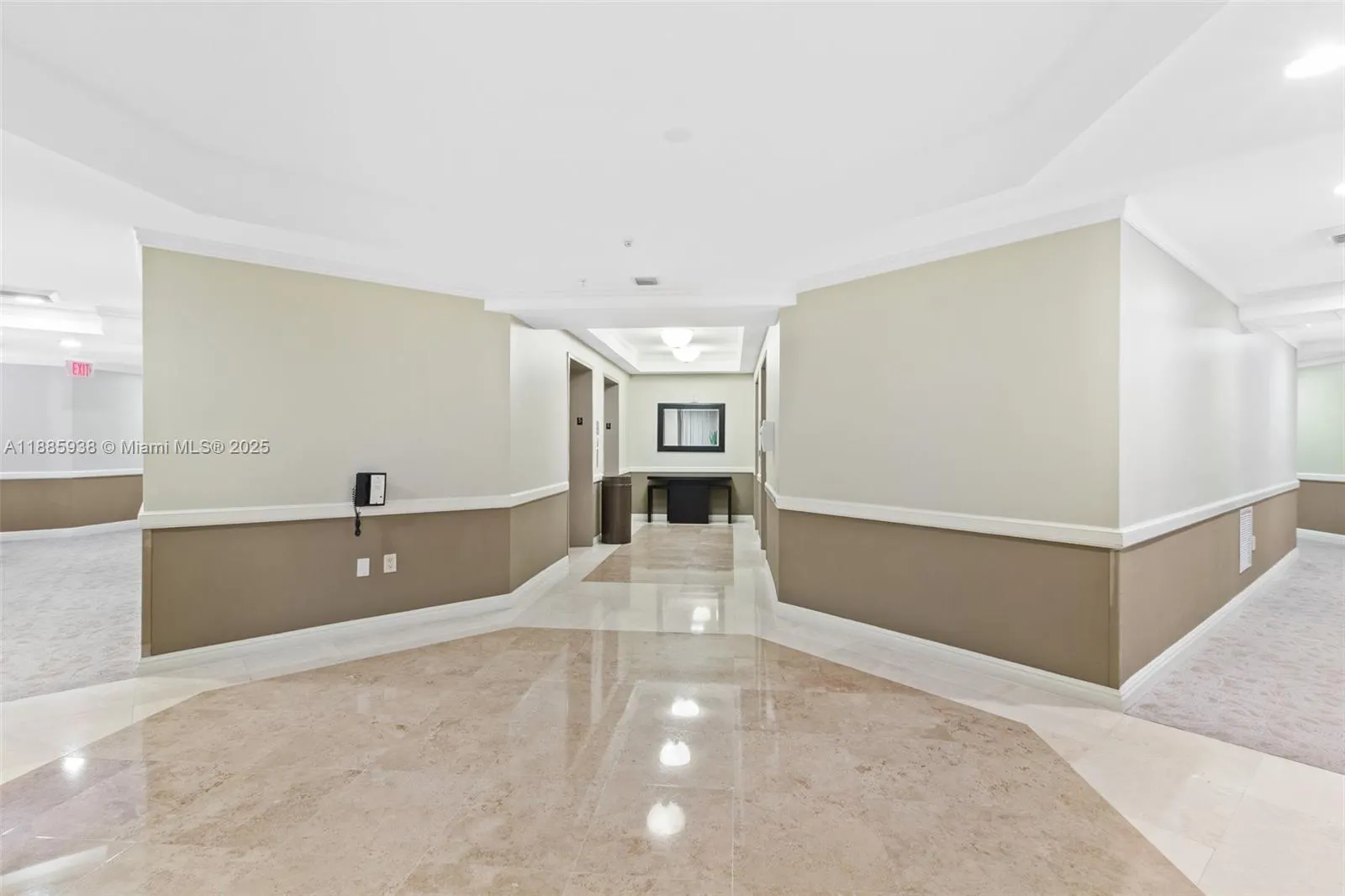 18001 Collins Ave, #511