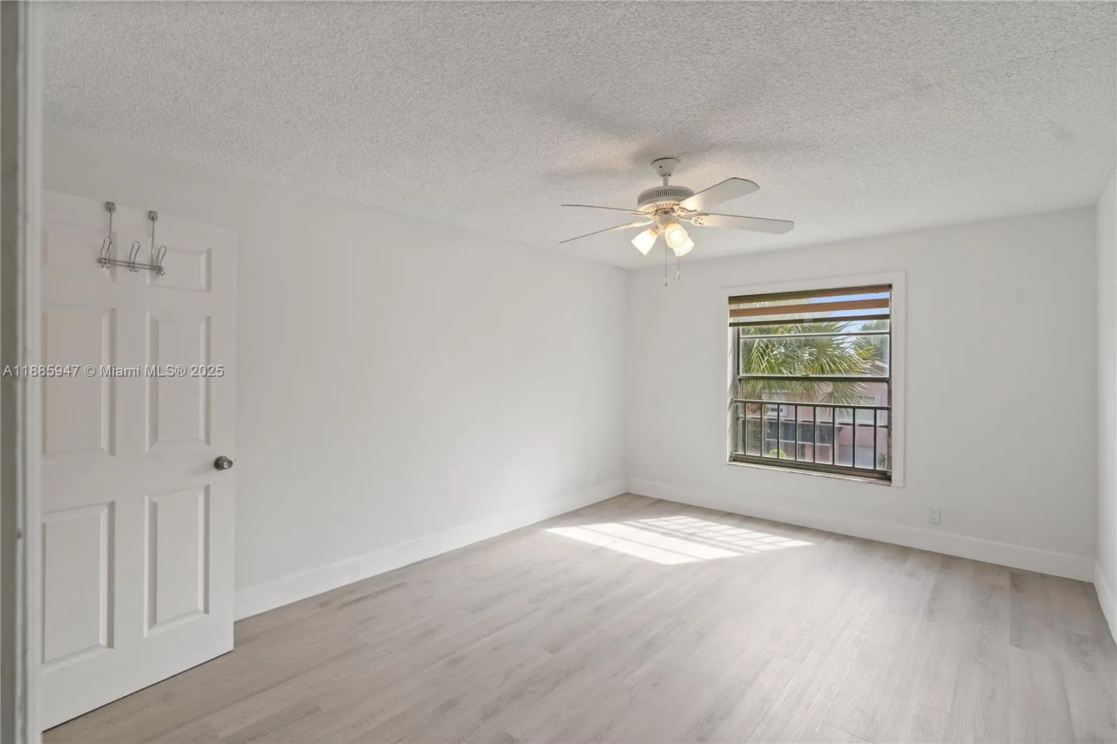 8005 Lake Dr, #302