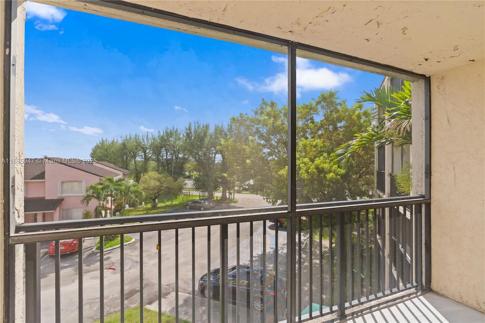8005 Lake Dr, #302
