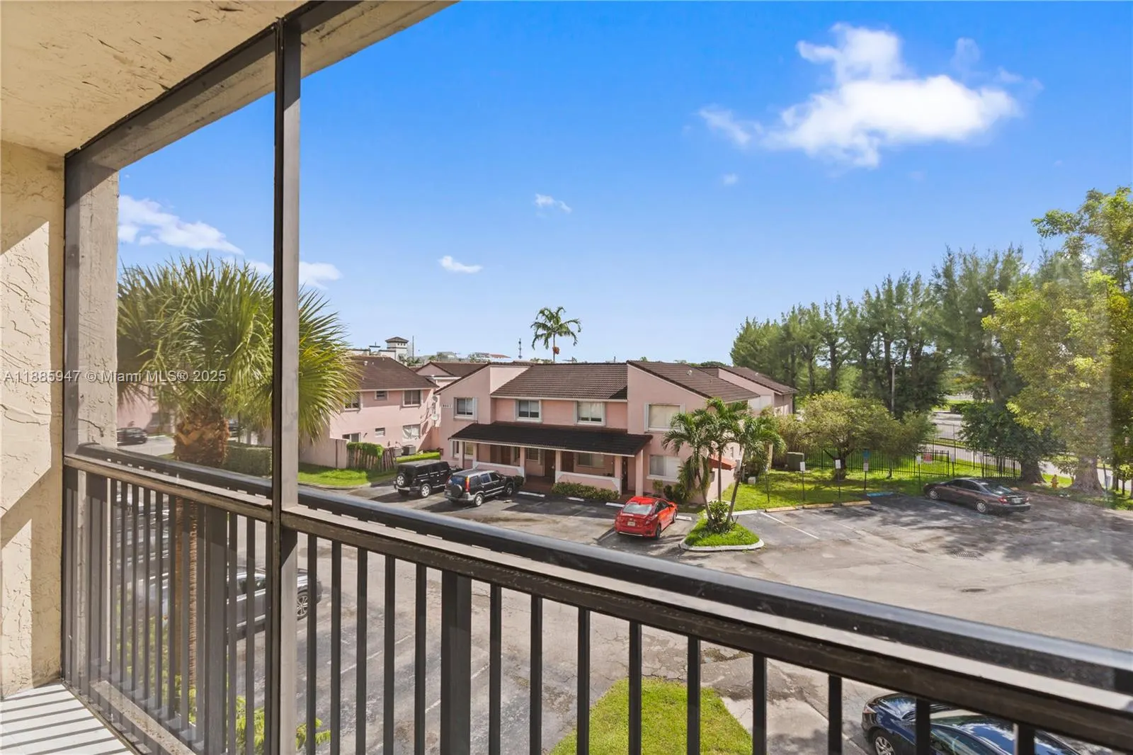 8005 Lake Dr, #302
