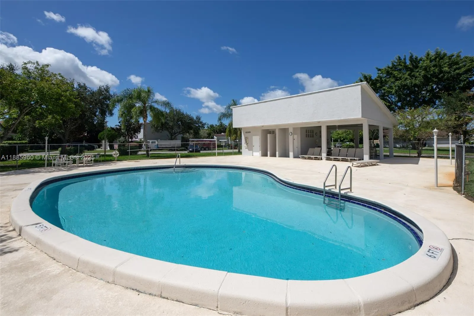 8662 Bridle Path Ct, #115A