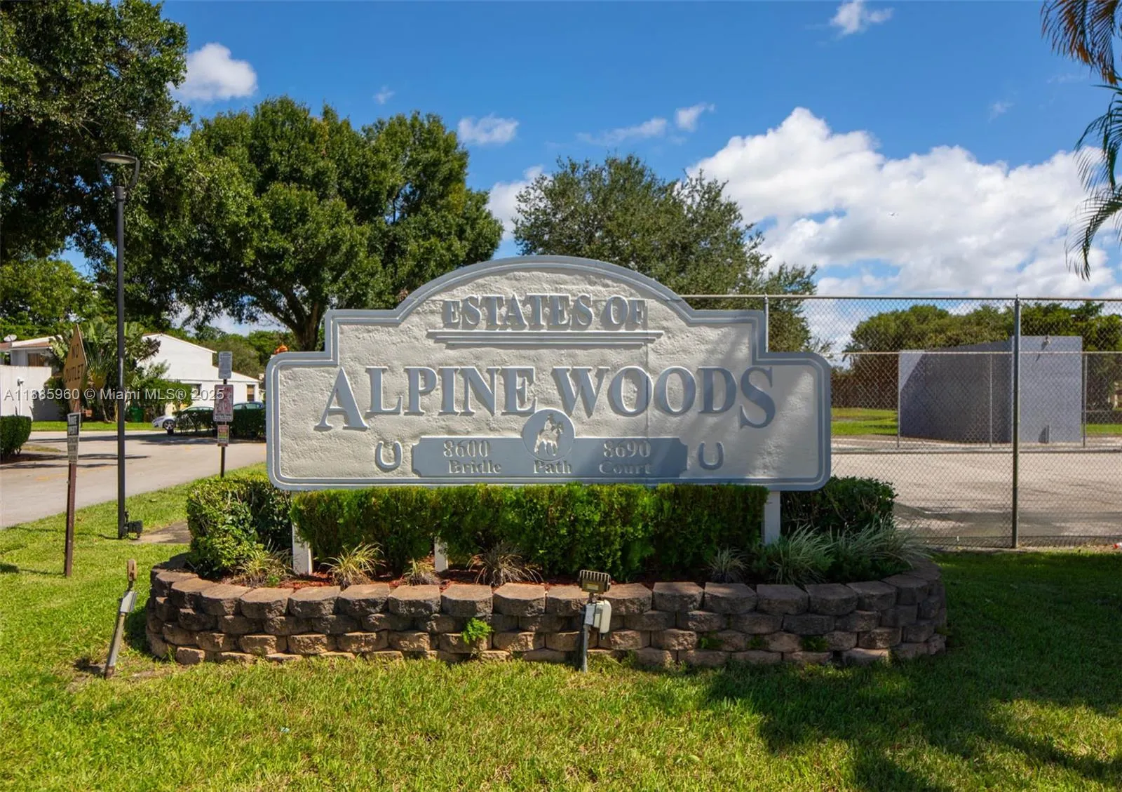8662 Bridle Path Ct, #115A