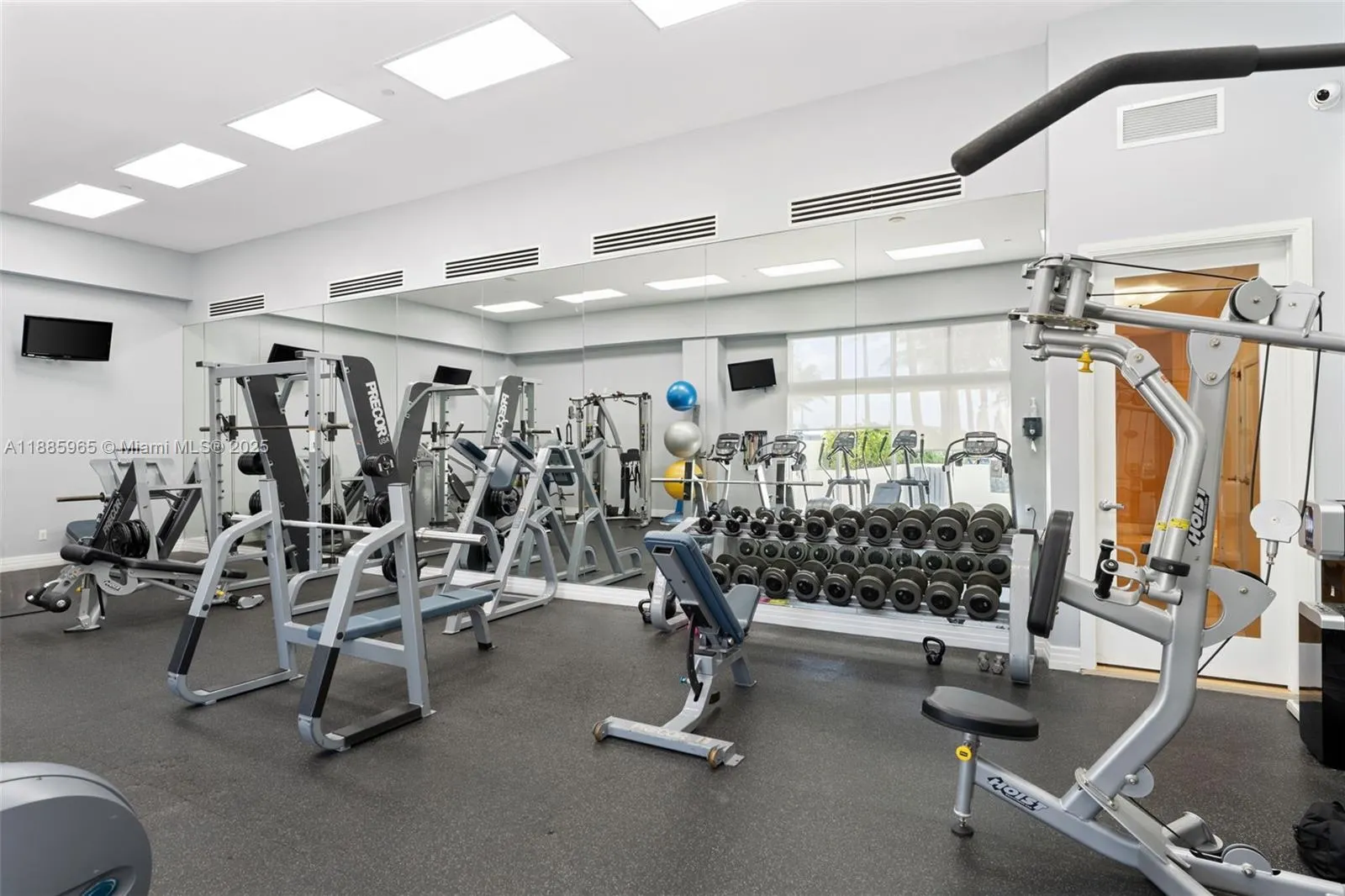 6917 Collins Ave, #1505