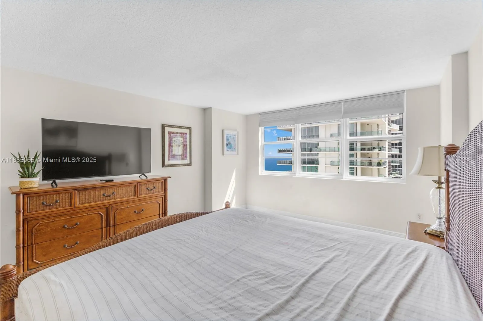 6917 Collins Ave, #1505