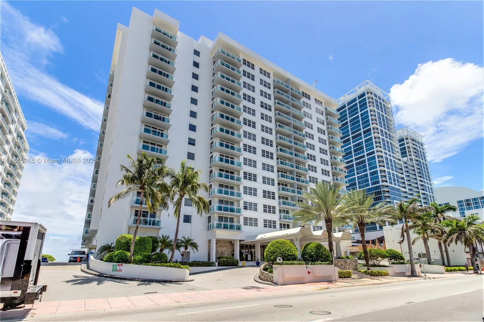 6917 Collins Ave, #1505