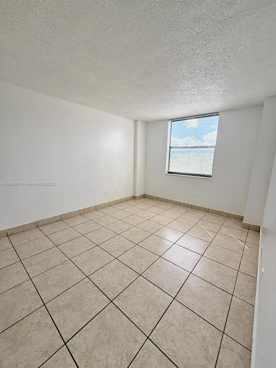 1470 NE 123rd St, #A512