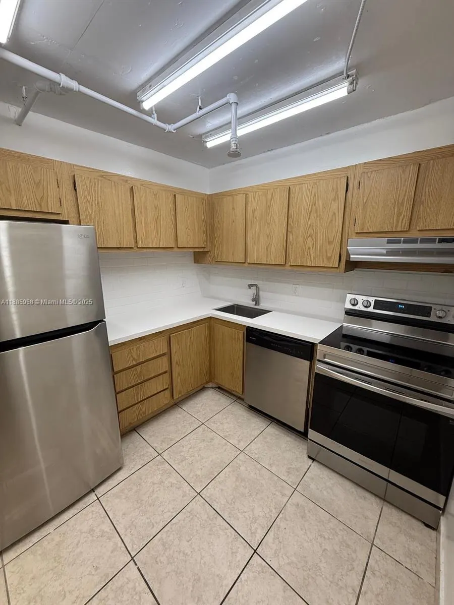 1470 NE 123rd St, #A512