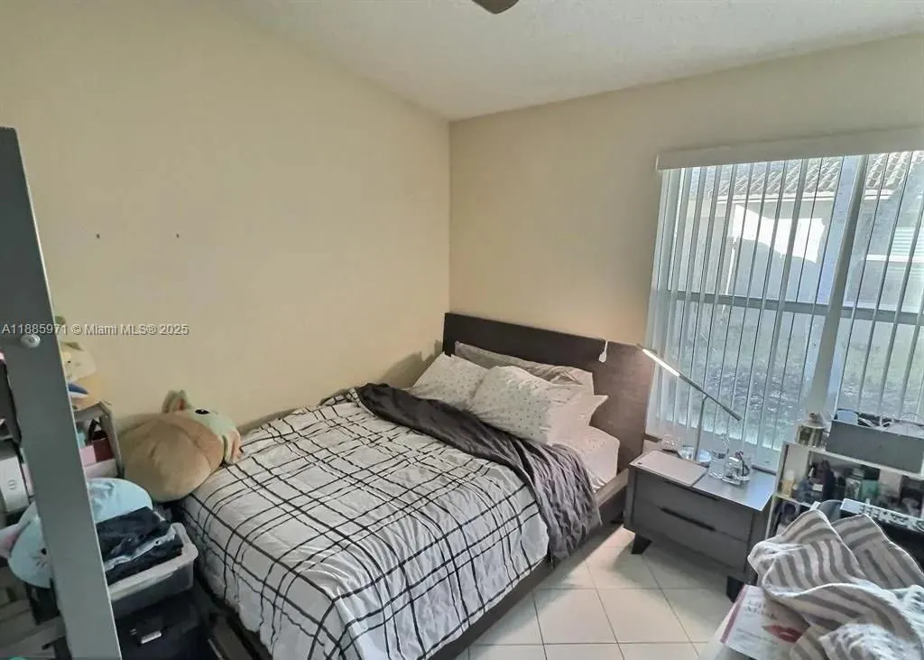 317 NW 109th Ave