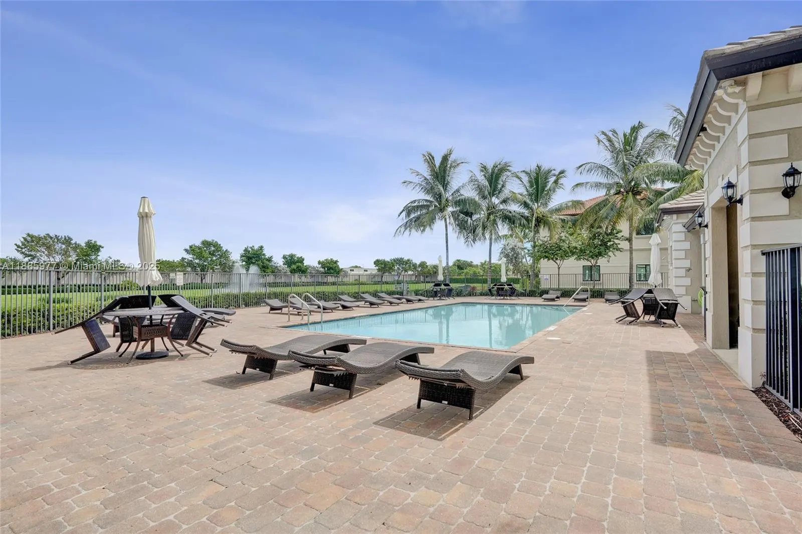 4204 N Dixie Hwy, #1