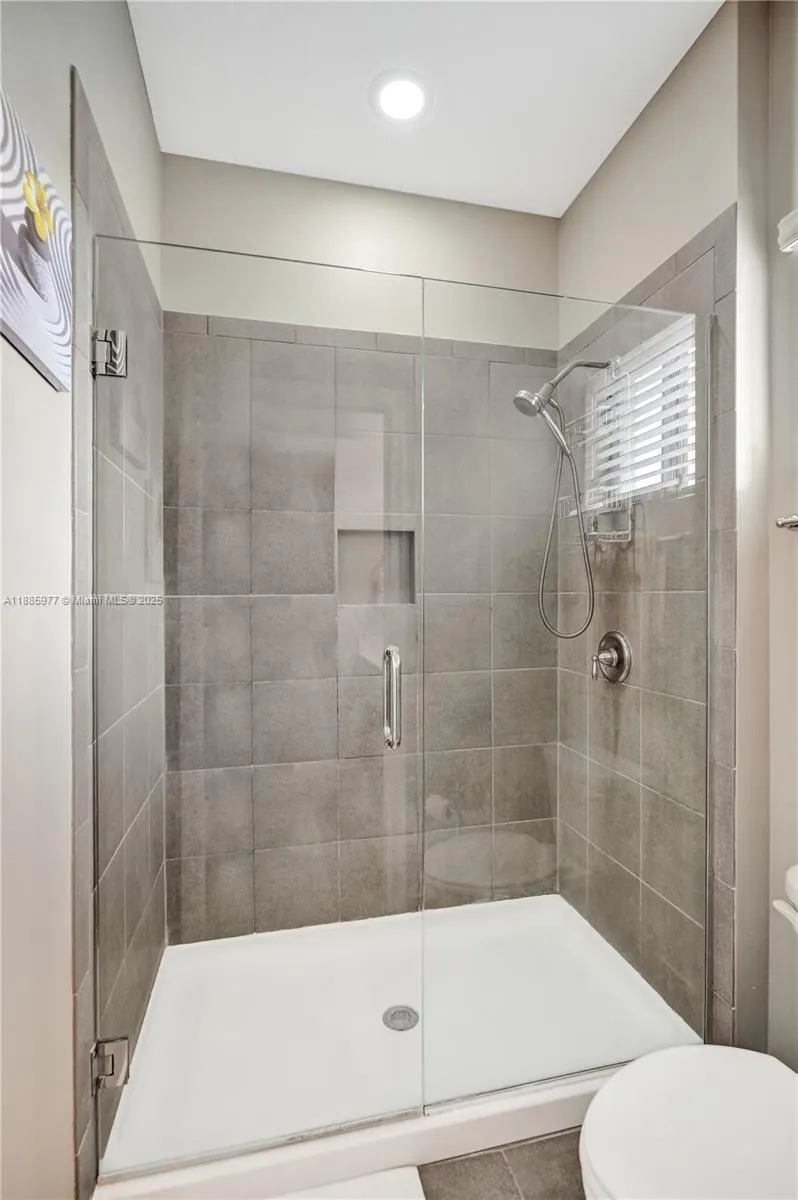4204 N Dixie Hwy, #1