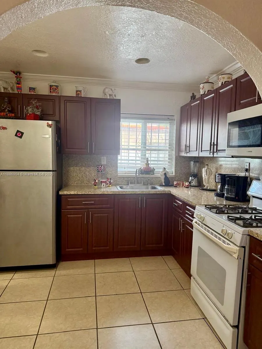 19611 NW 47th Ave
