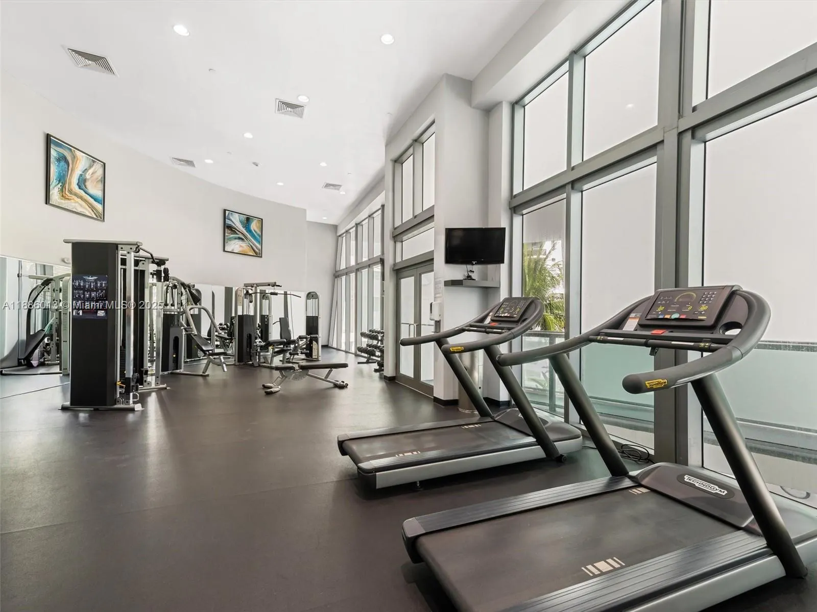 6000 Collins Ave, #132