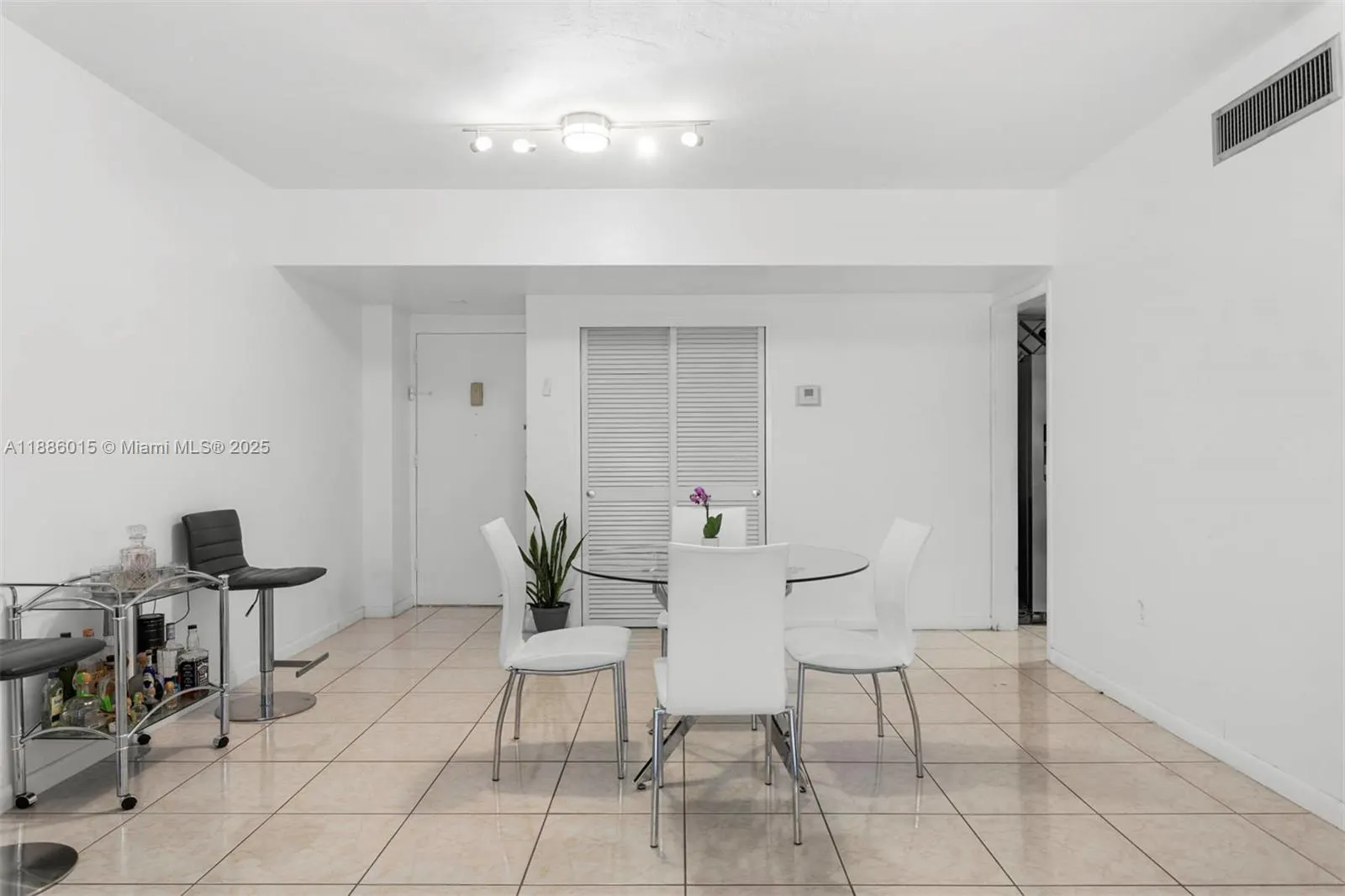 5001 Collins Ave, #5E