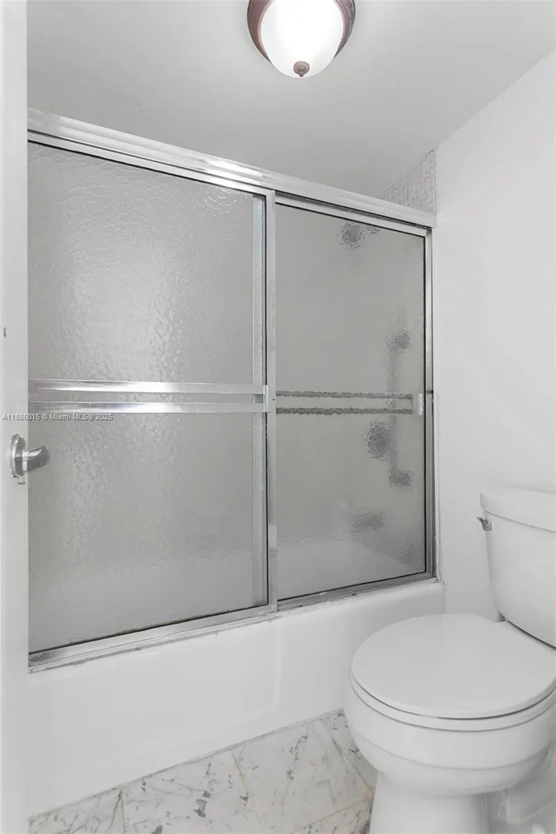 5001 Collins Ave, #5E