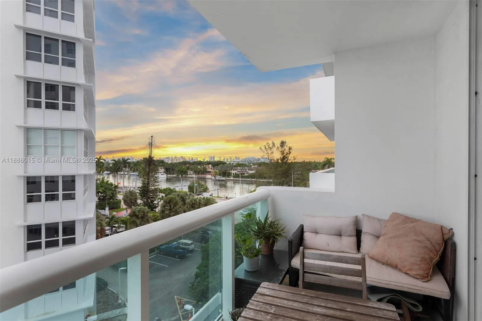 5001 Collins Ave, #5E