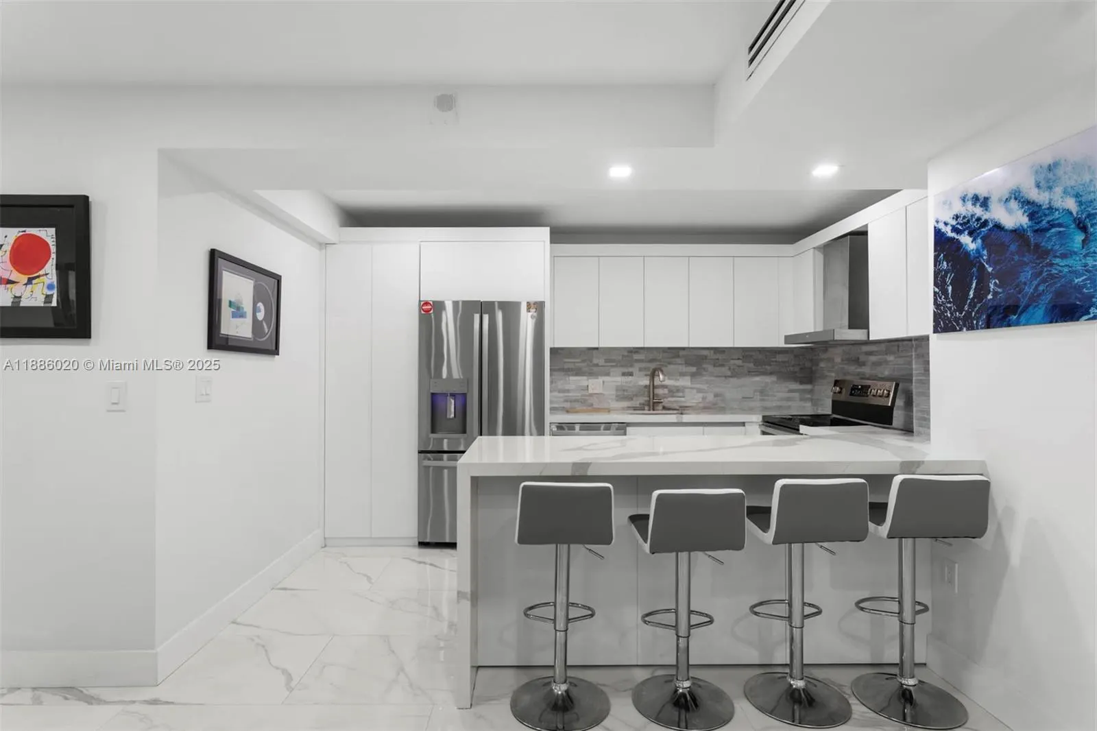 5001 Collins Ave, #8C